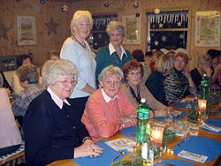 Einladung 2008 für die FV-Helferinnen (Raclette beim Loorenhof)